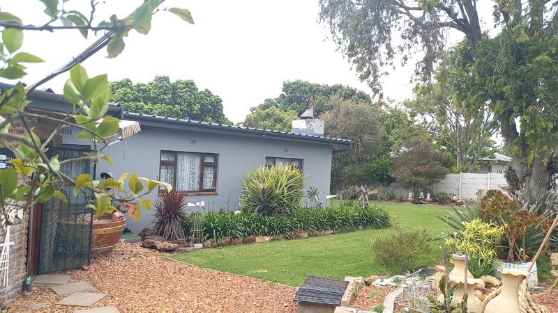 5 Bedroom Property for Sale in Albertinia Western Cape